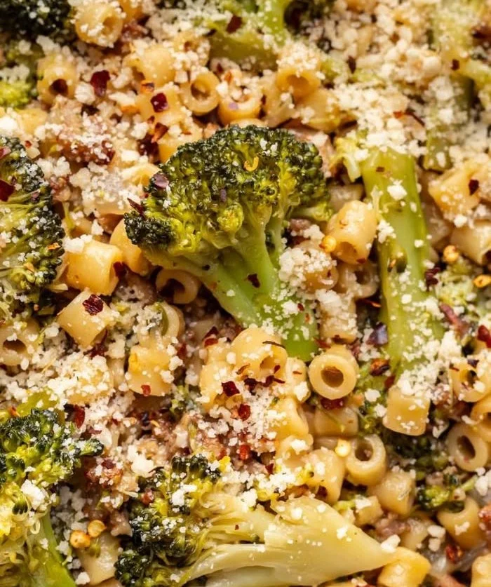 High protein sausaage and broccoli pasta dish with 40g protein per serving